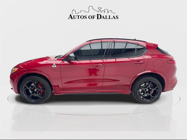 2022 Alfa Romeo Stelvio Quadrifoglio