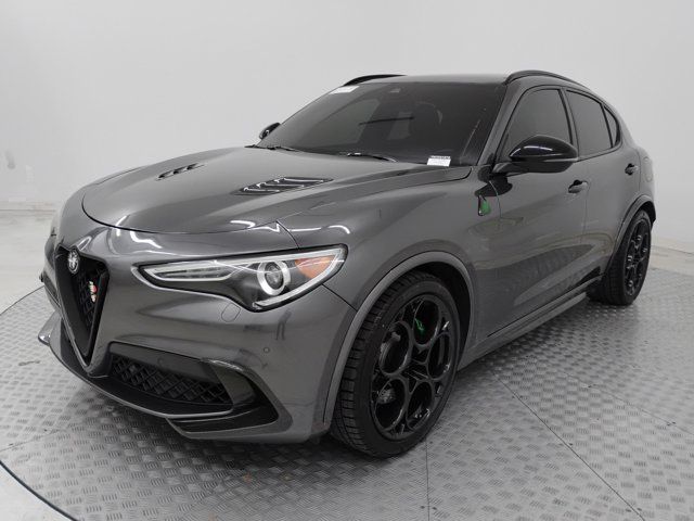 2022 Alfa Romeo Stelvio Quadrifoglio