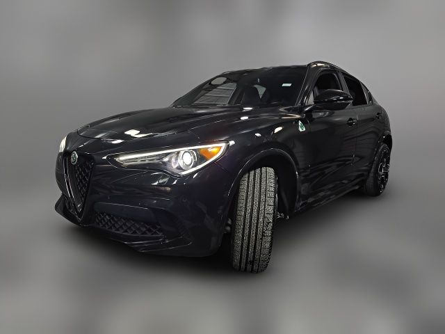 2022 Alfa Romeo Stelvio Quadrifoglio