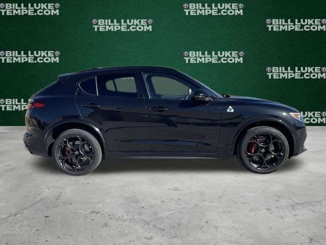 2022 Alfa Romeo Stelvio Quadrifoglio