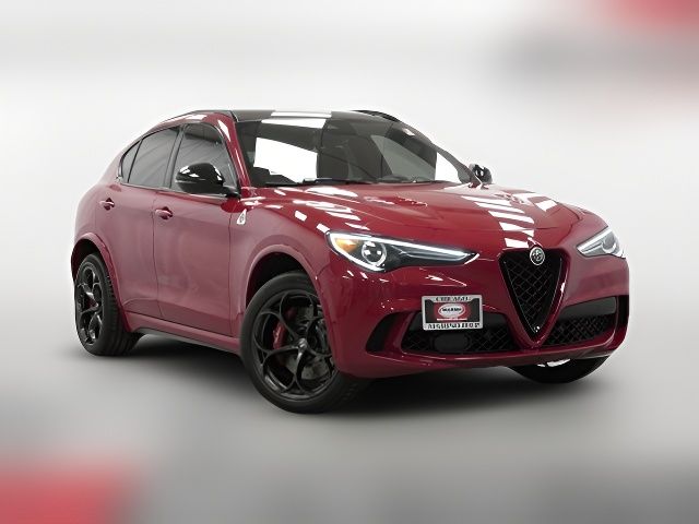 2022 Alfa Romeo Stelvio Quadrifoglio