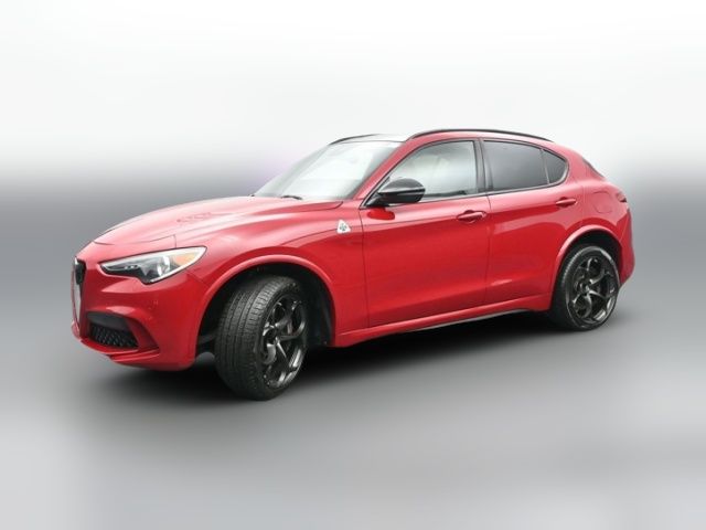 2022 Alfa Romeo Stelvio Quadrifoglio