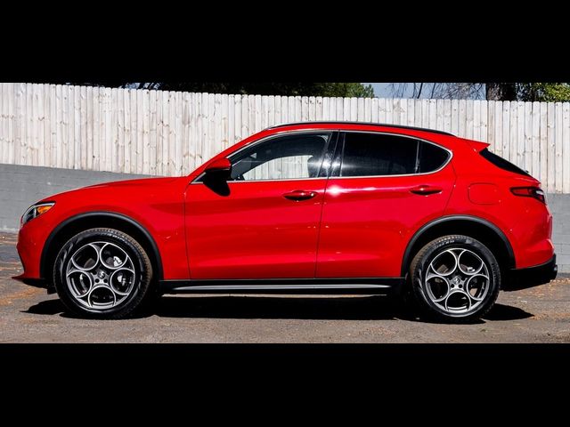 2022 Alfa Romeo Stelvio Sprint