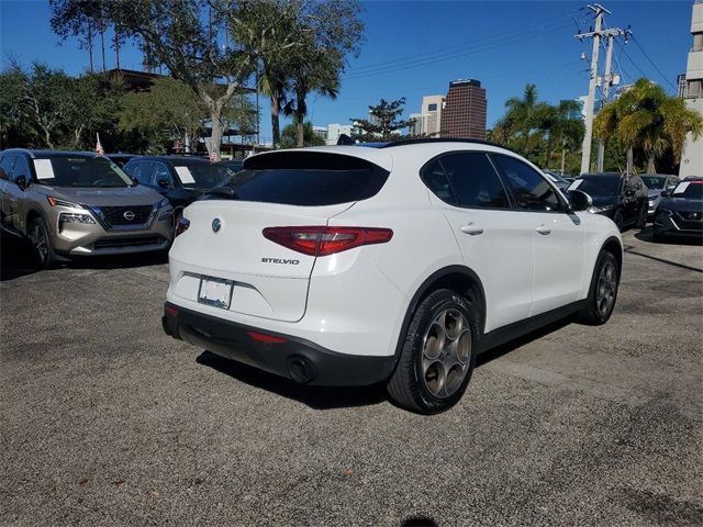 2022 Alfa Romeo Stelvio Sprint