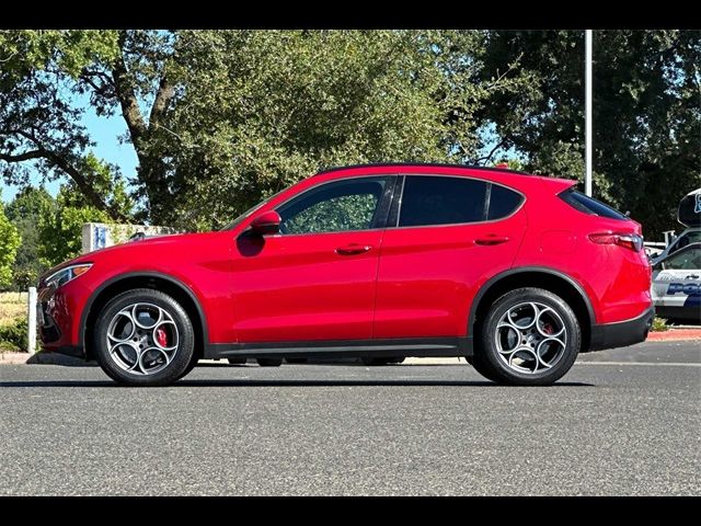 2022 Alfa Romeo Stelvio Sprint