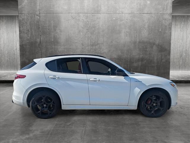 2022 Alfa Romeo Stelvio Veloce