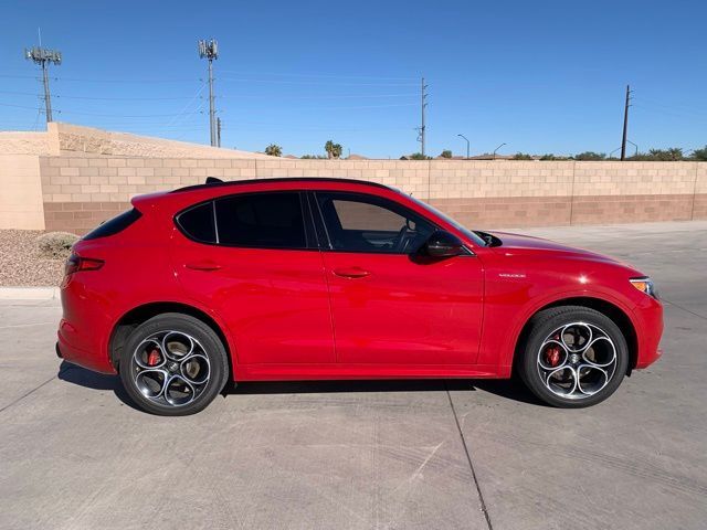 2022 Alfa Romeo Stelvio Veloce