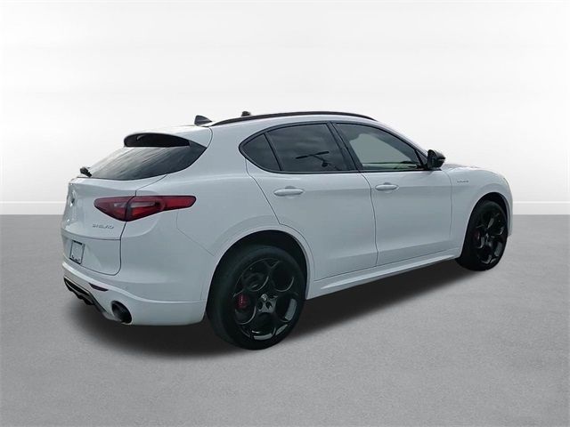 2022 Alfa Romeo Stelvio Veloce