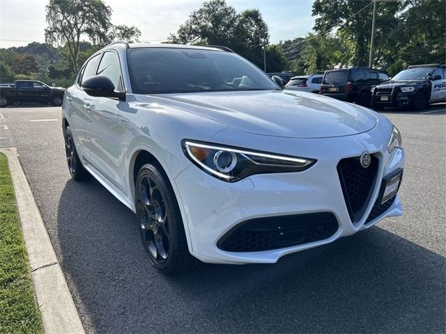 2022 Alfa Romeo Stelvio Veloce