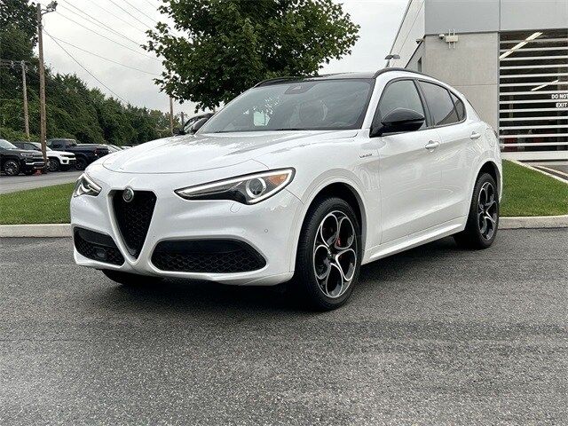 2022 Alfa Romeo Stelvio Veloce