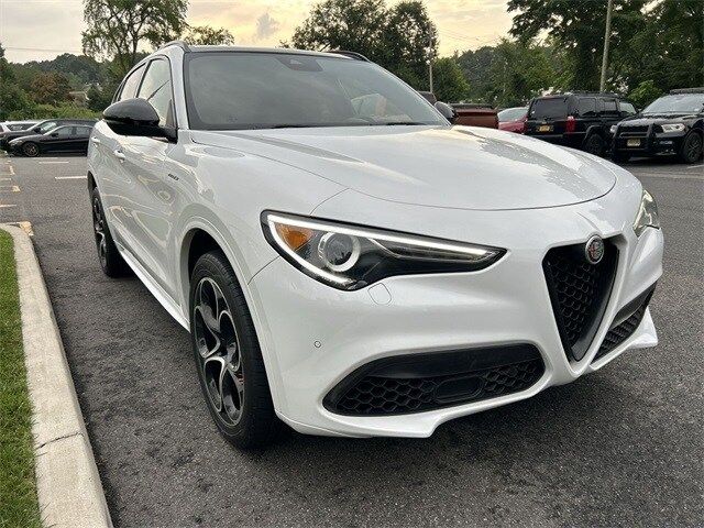 2022 Alfa Romeo Stelvio Veloce