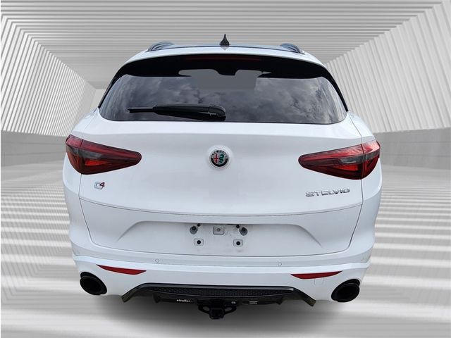 2022 Alfa Romeo Stelvio Veloce