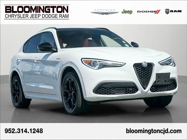 2022 Alfa Romeo Stelvio Veloce