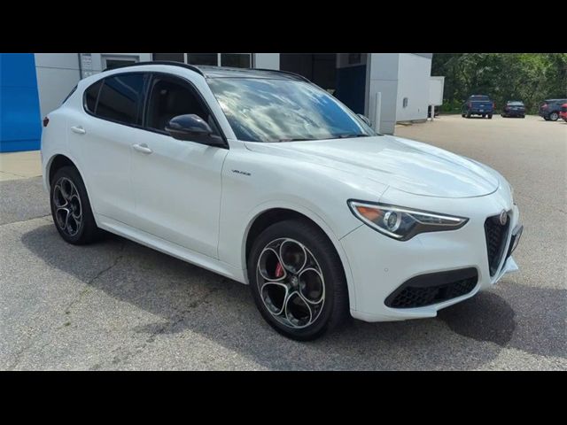 2022 Alfa Romeo Stelvio Veloce