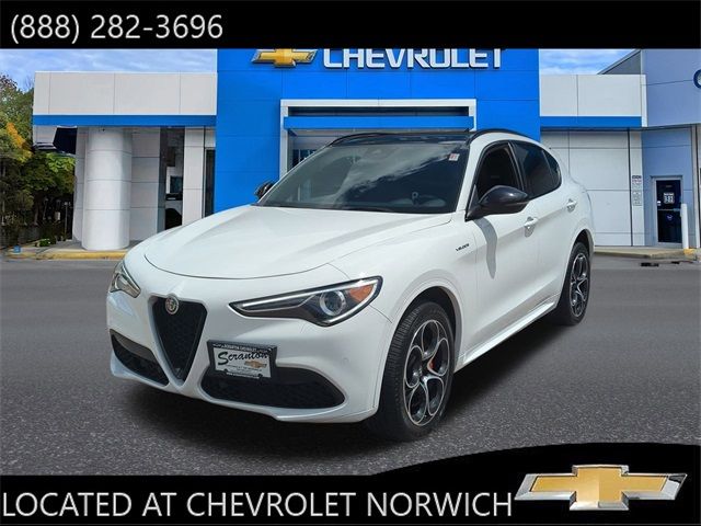 2022 Alfa Romeo Stelvio Veloce