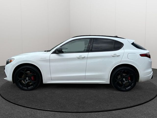 2022 Alfa Romeo Stelvio Veloce