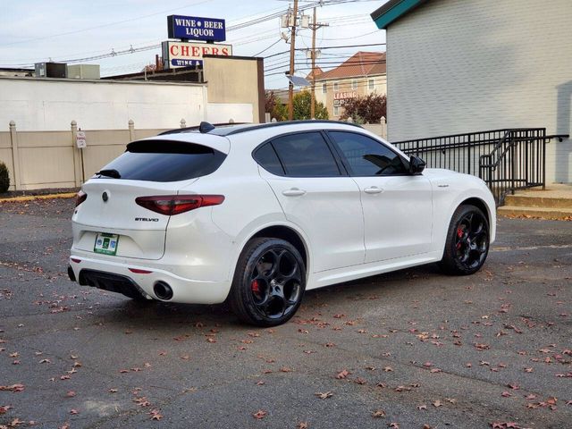 2022 Alfa Romeo Stelvio Veloce