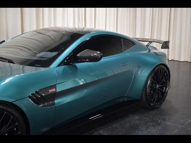 2022 Aston Martin Vantage Base