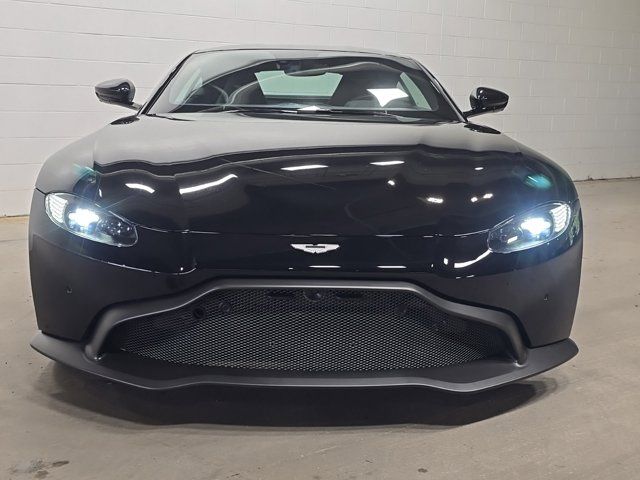 2022 Aston Martin Vantage Base