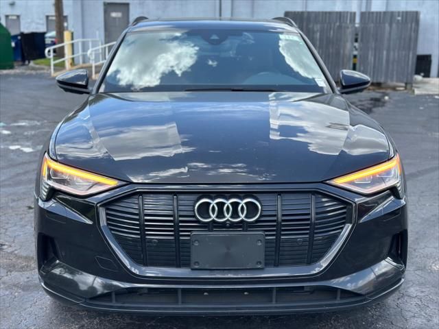 2022 Audi e-tron Premium