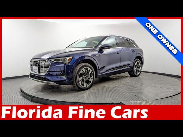 2022 Audi e-tron Premium Plus