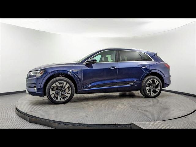 2022 Audi e-tron Premium Plus