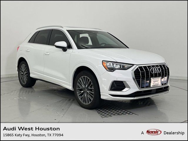 2022 Audi Q3 Premium