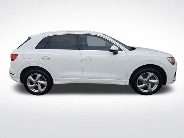 2022 Audi Q3 Premium