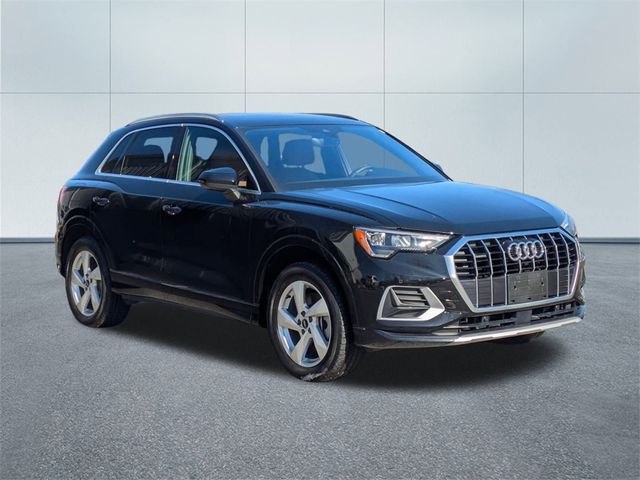 2022 Audi Q3 Premium