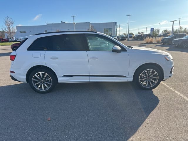 2022 Audi Q7 Premium Plus