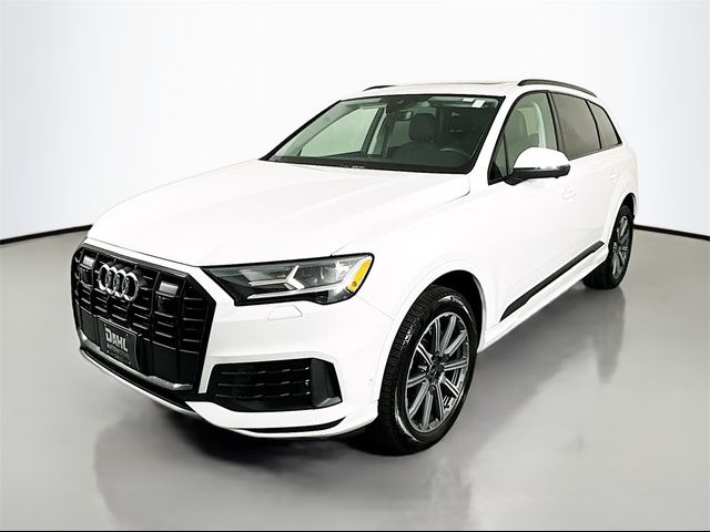 2022 Audi Q7 Premium Plus