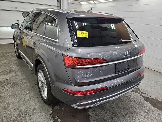 2022 Audi Q7 Premium Plus