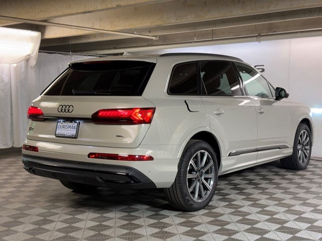 2022 Audi Q7 Premium Plus