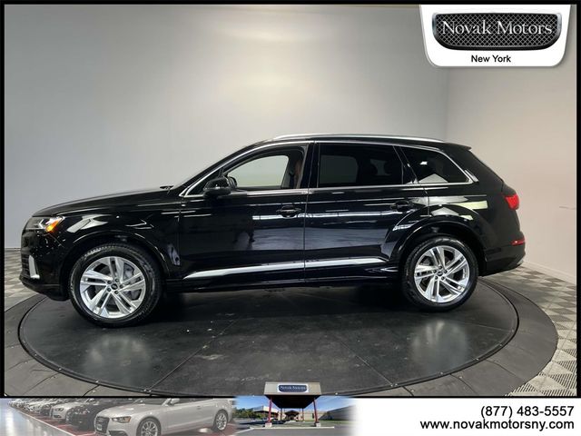 2022 Audi Q7 Premium Plus