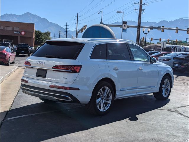 2022 Audi Q7 Premium Plus