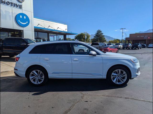 2022 Audi Q7 Premium Plus