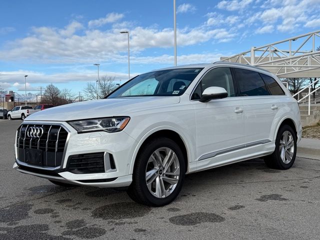 2022 Audi Q7 Premium Plus