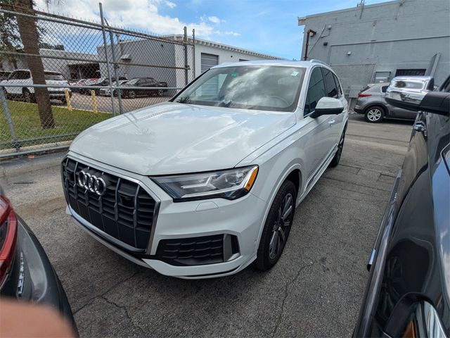 2022 Audi Q7 Premium Plus