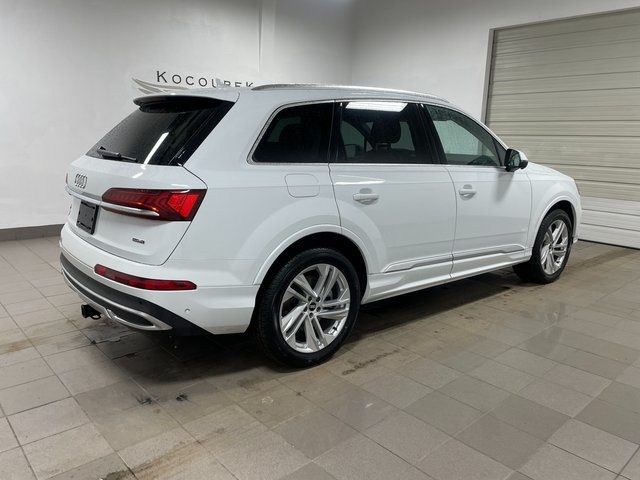 2022 Audi Q7 Premium Plus