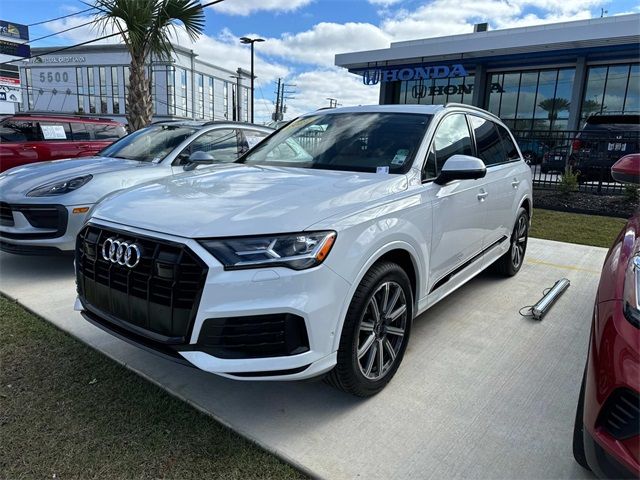 2022 Audi Q7 Premium Plus