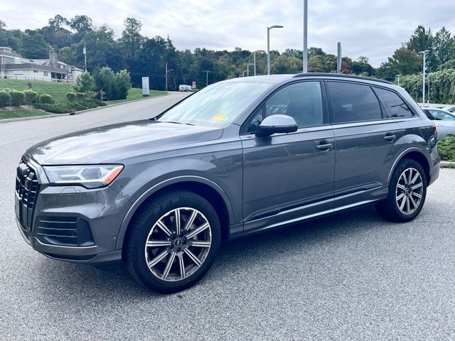 2022 Audi Q7 Premium Plus