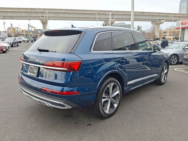 2022 Audi Q7 Premium Plus