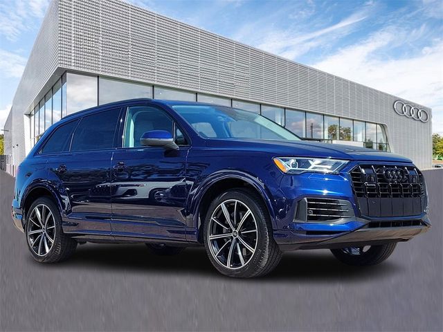 2022 Audi Q7 Premium Plus