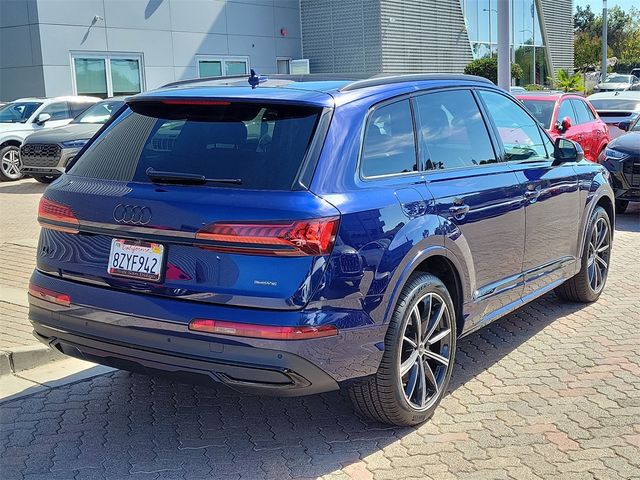 2022 Audi Q7 Premium Plus