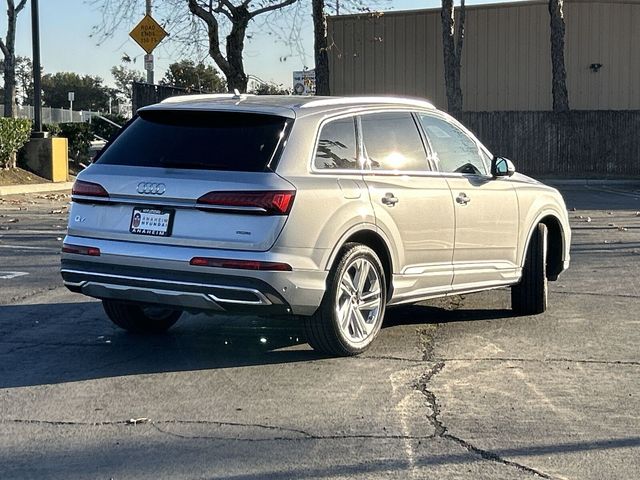 2022 Audi Q7 Premium Plus