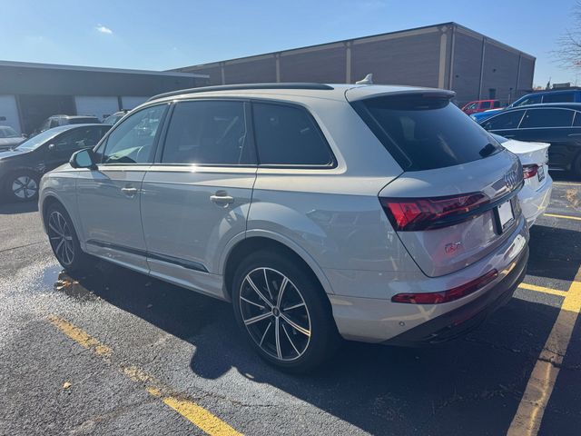 2022 Audi Q7 Premium Plus