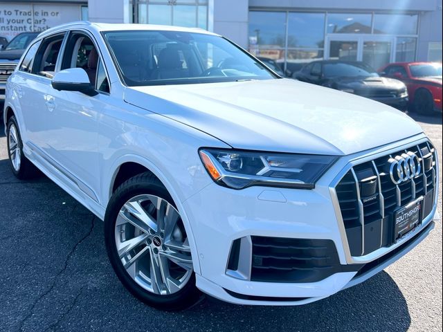 2022 Audi Q7 Premium Plus