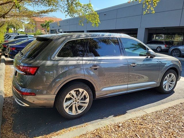 2022 Audi Q7 Premium Plus