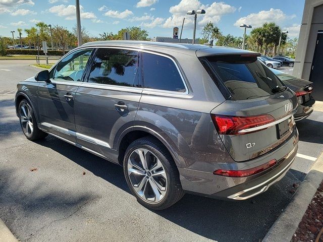 2022 Audi Q7 Premium Plus