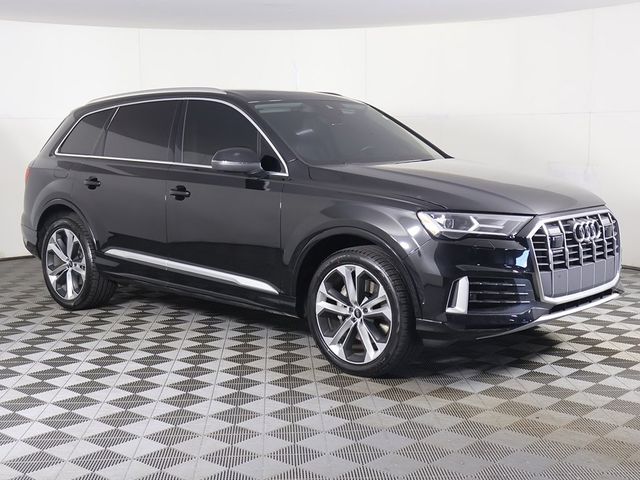 2022 Audi Q7 Premium Plus